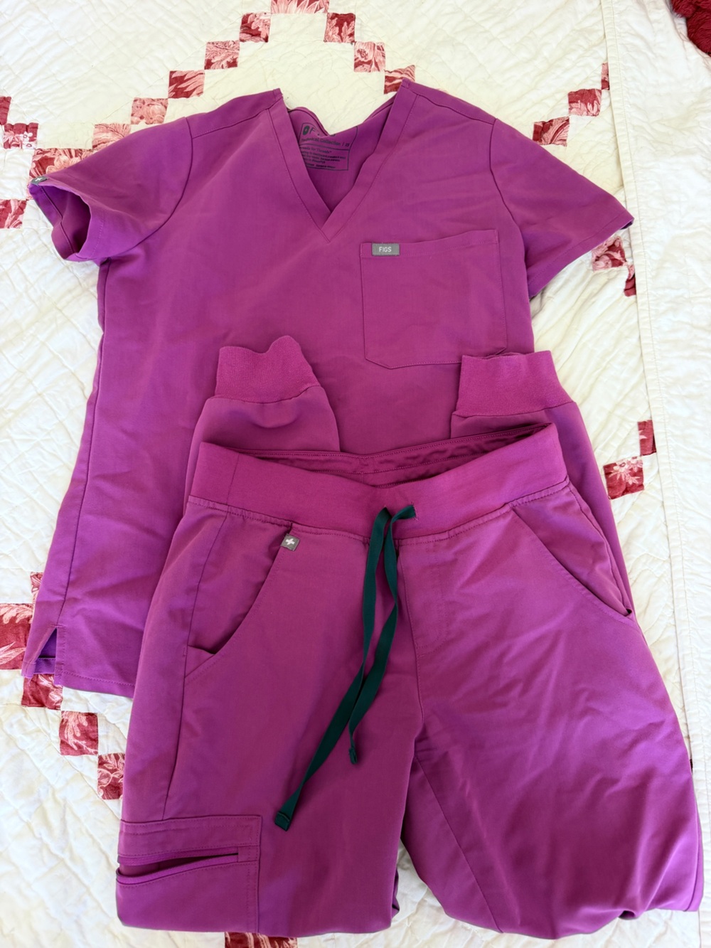 Women's Bright Fuschia Figs Scrub Set Pants & Top